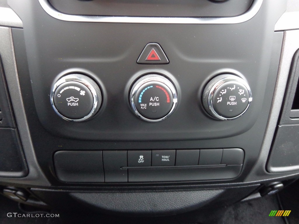 2017 Ram 3500 Tradesman Crew Cab Dual Rear Wheel Controls Photos