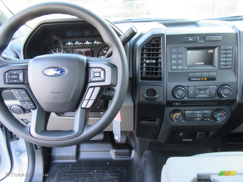 2017 F150 XL Regular Cab - Oxford White / Earth Gray photo #23