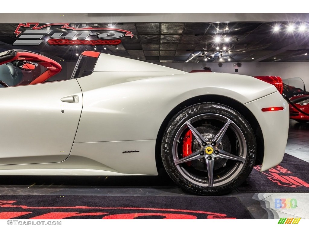 2014 458 Spider - Bianco Avus (White) / Rosso photo #12