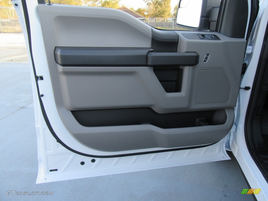 2017 Ford F150 XL Regular Cab Earth Gray Door Panel Photo #117657048