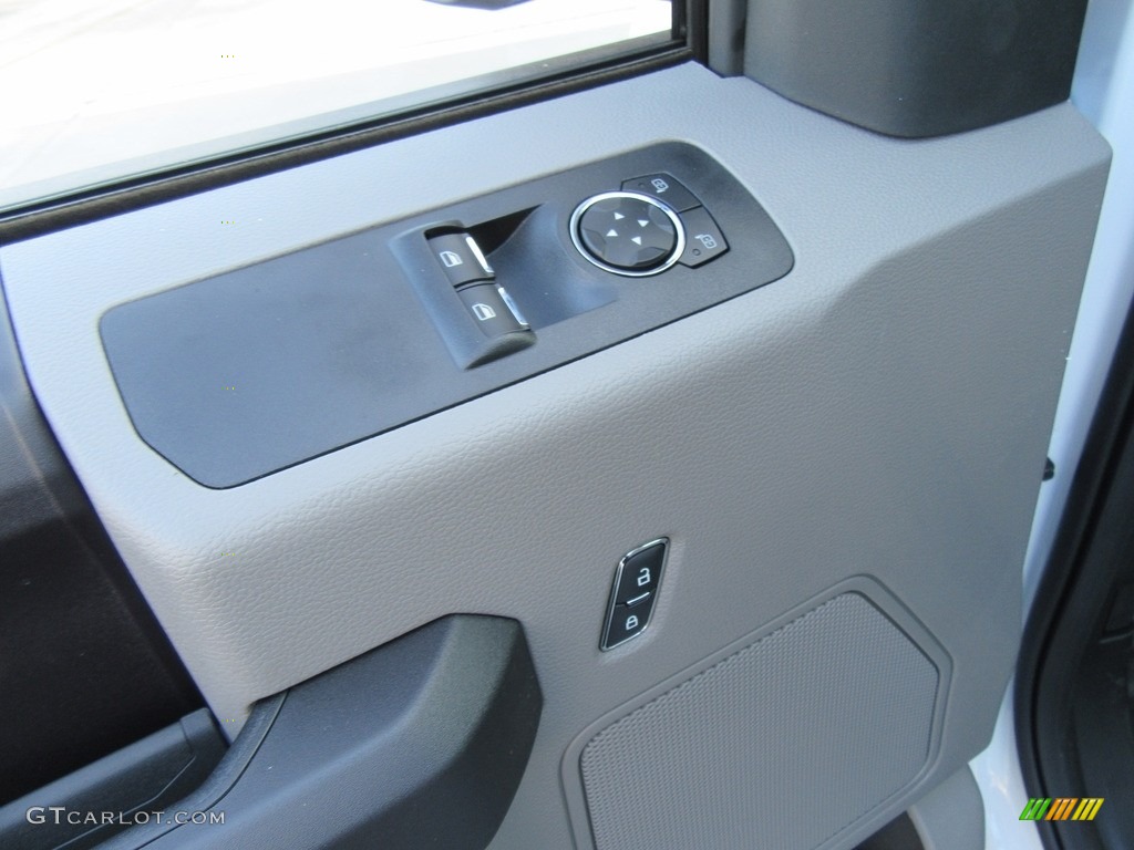 2017 Ford F150 XL Regular Cab Controls Photo #117657078