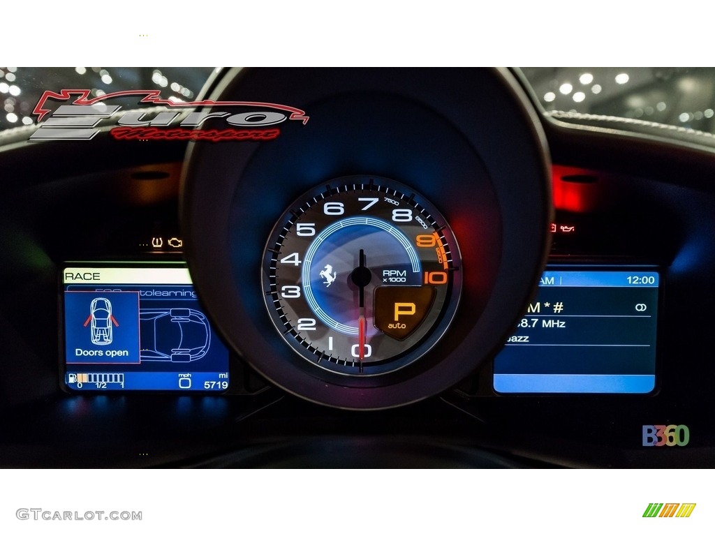 2014 458 Spider - Bianco Avus (White) / Rosso photo #31