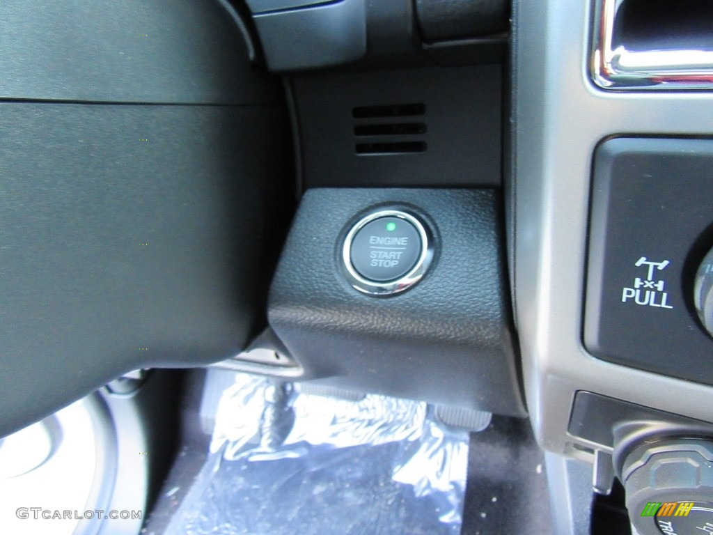 2017 F150 Lariat SuperCrew 4X4 - White Gold / Black photo #31