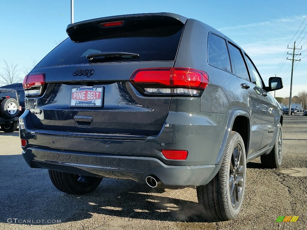 2017 Grand Cherokee Laredo 4x4 - Rhino / Black photo #4