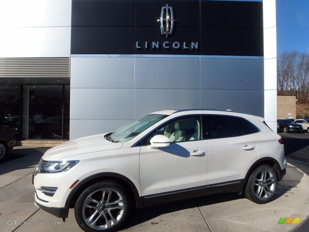White Platinum Metallic Tri-coat Lincoln MKC