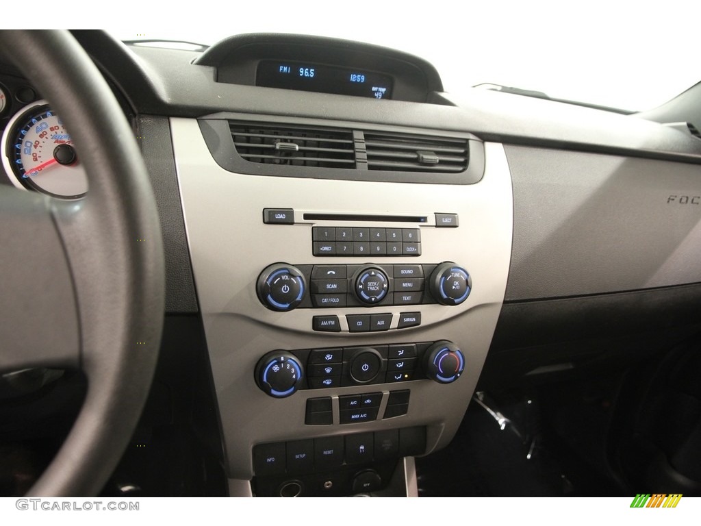 2010 Focus SE Sedan - Sterling Grey Metallic / Charcoal Black photo #8