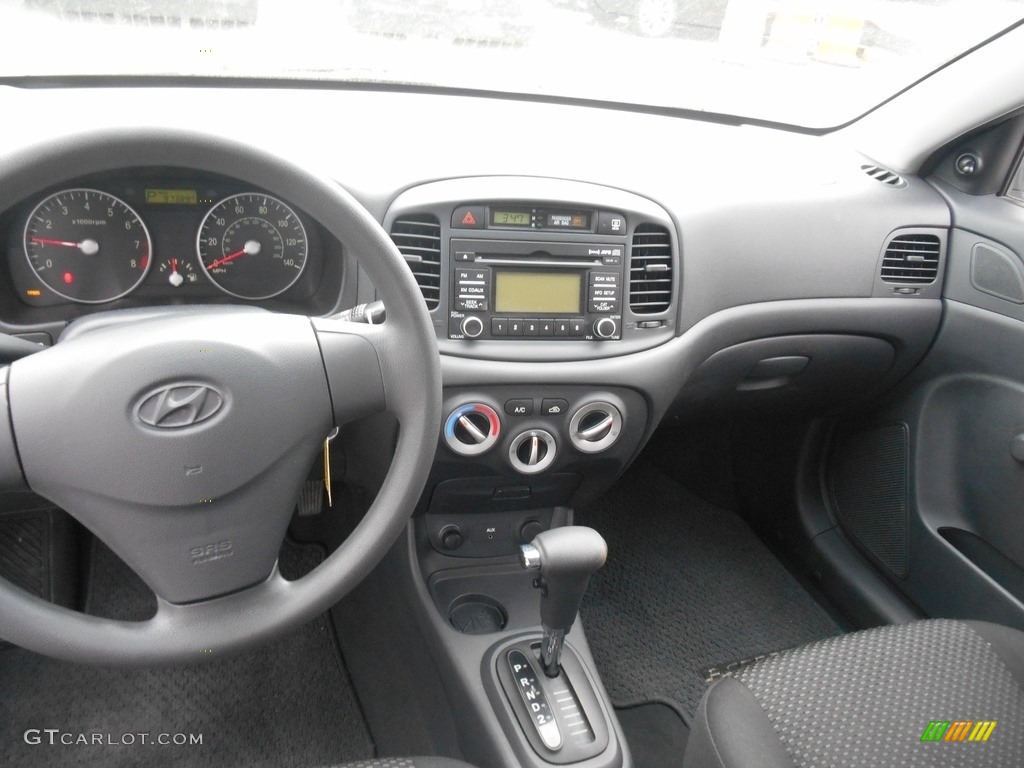 2009 Accent GS 3 Door - Apple Green / Gray photo #10