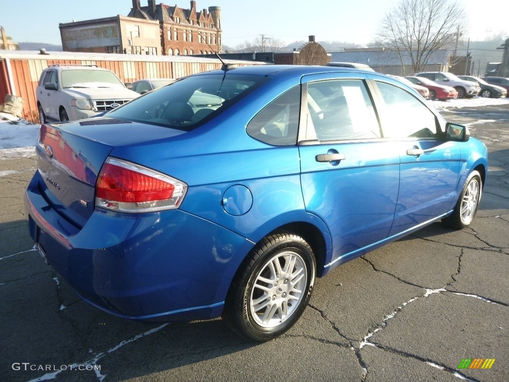 2010 Focus SE Sedan - Blue Flame Metallic / Medium Stone photo #4