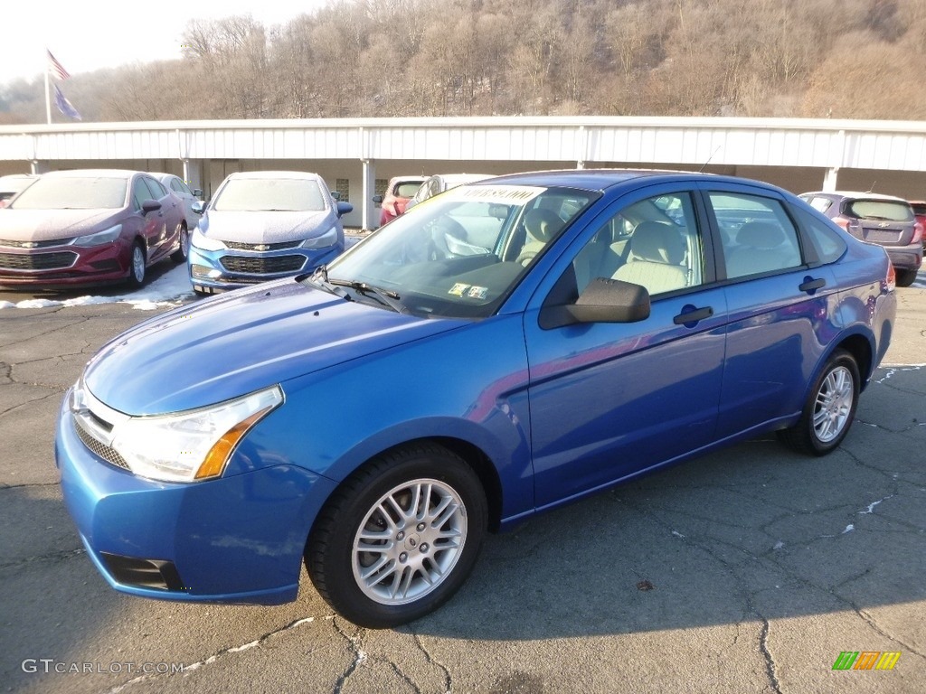 2010 Focus SE Sedan - Blue Flame Metallic / Medium Stone photo #8
