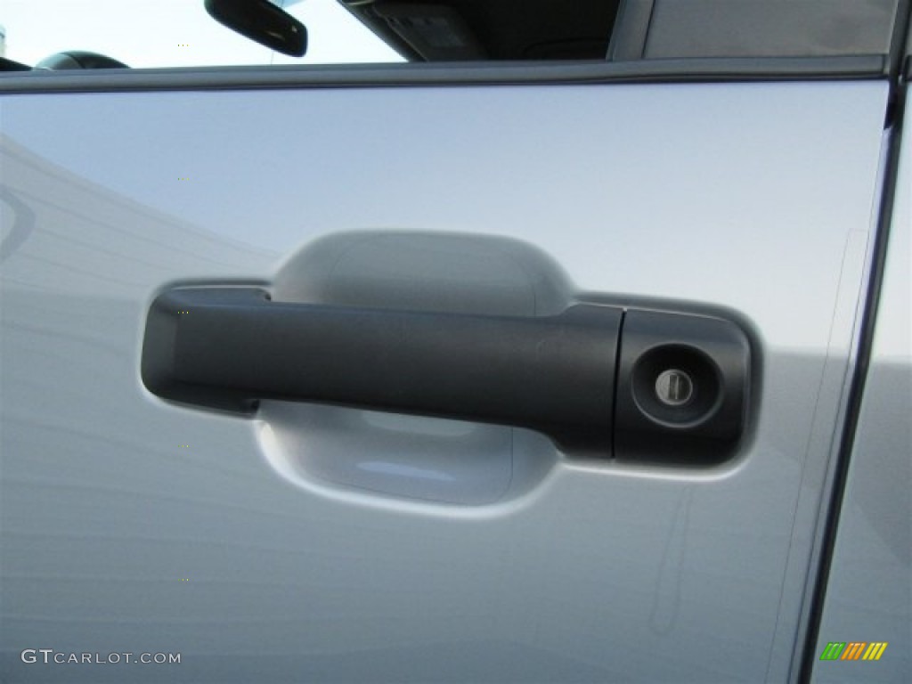 2016 Tundra TSS CrewMax - Silver Sky Metallic / Graphite photo #10