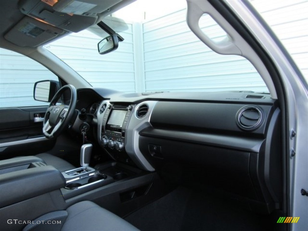 2016 Tundra TSS CrewMax - Silver Sky Metallic / Graphite photo #47