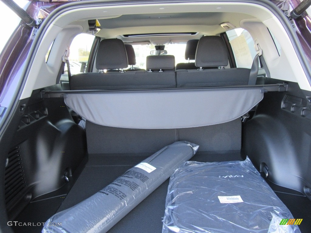 2017 Toyota RAV4 XLE Trunk Photo #117682431