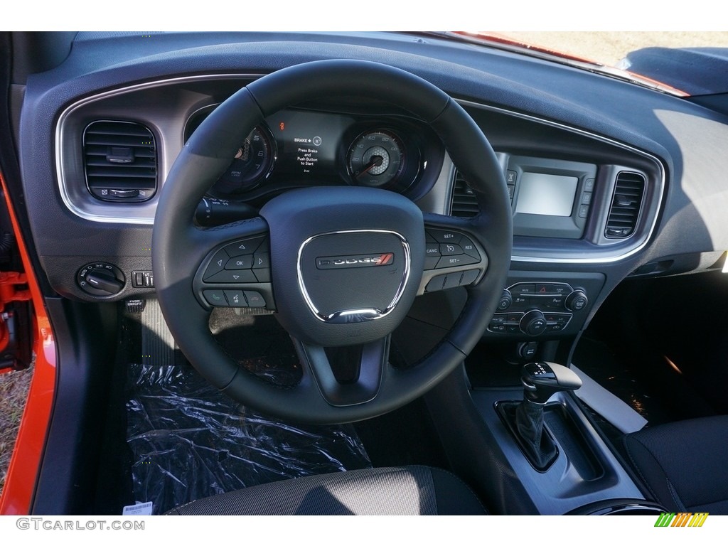 2017 Dodge Charger SE Black Dashboard Photo #117684496