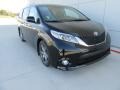 Midnight Black Metallic 2017 Toyota Sienna SE