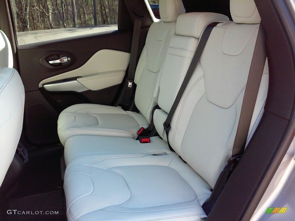 Brown/Pearl Interior 2017 Jeep Cherokee Overland 4x4 Photo #117687054