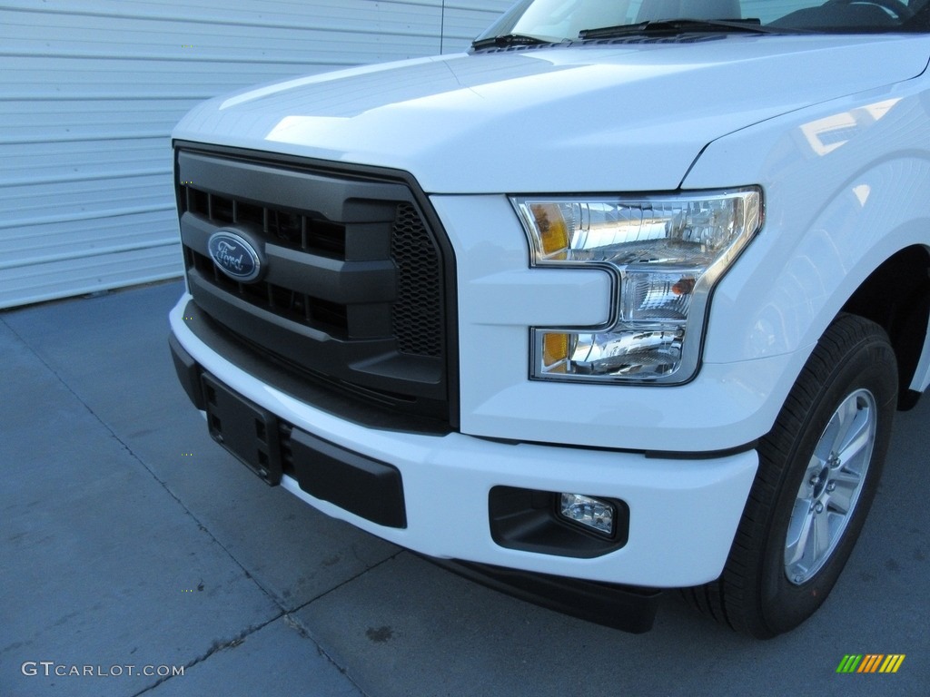 2017 F150 XL Regular Cab - Oxford White / Earth Gray photo #10