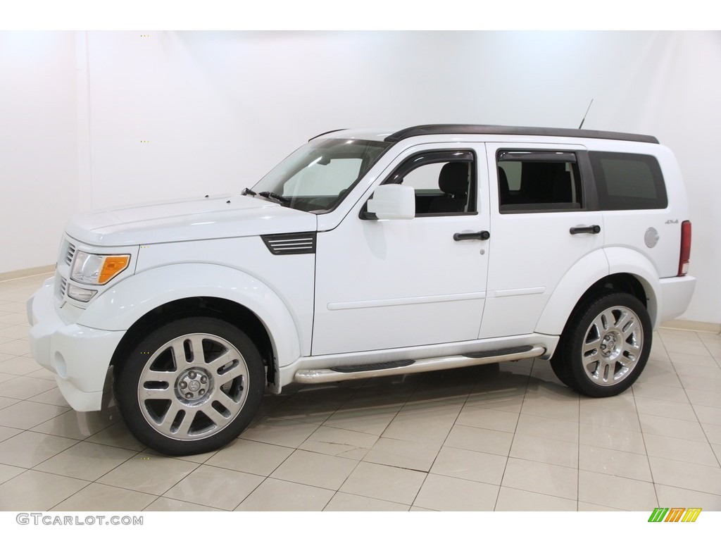 2011 Nitro Heat 4.0 4x4 - Bright White / Dark Slate Gray photo #3