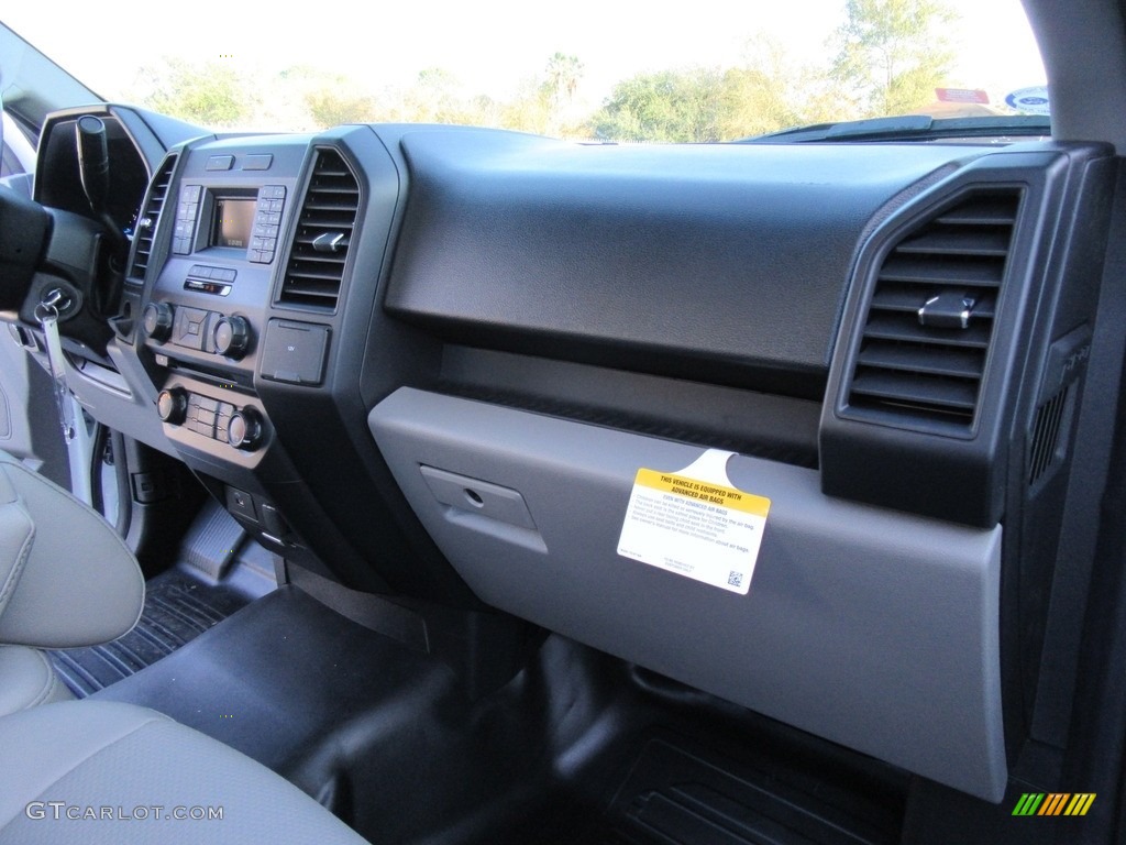 2017 F150 XL Regular Cab - Oxford White / Earth Gray photo #17