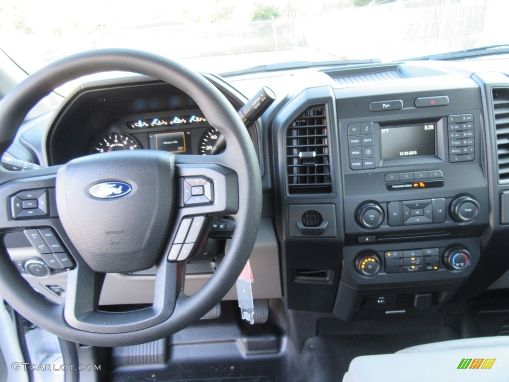 2017 F150 XL Regular Cab - Oxford White / Earth Gray photo #22