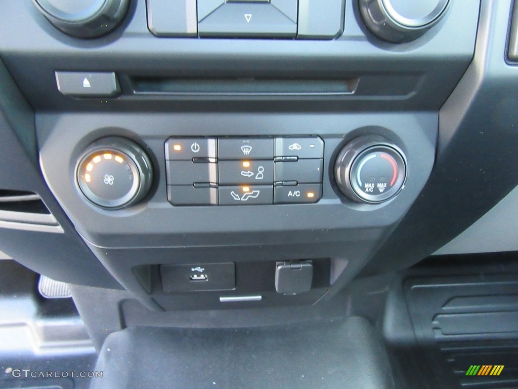 2017 F150 XL Regular Cab - Oxford White / Earth Gray photo #27