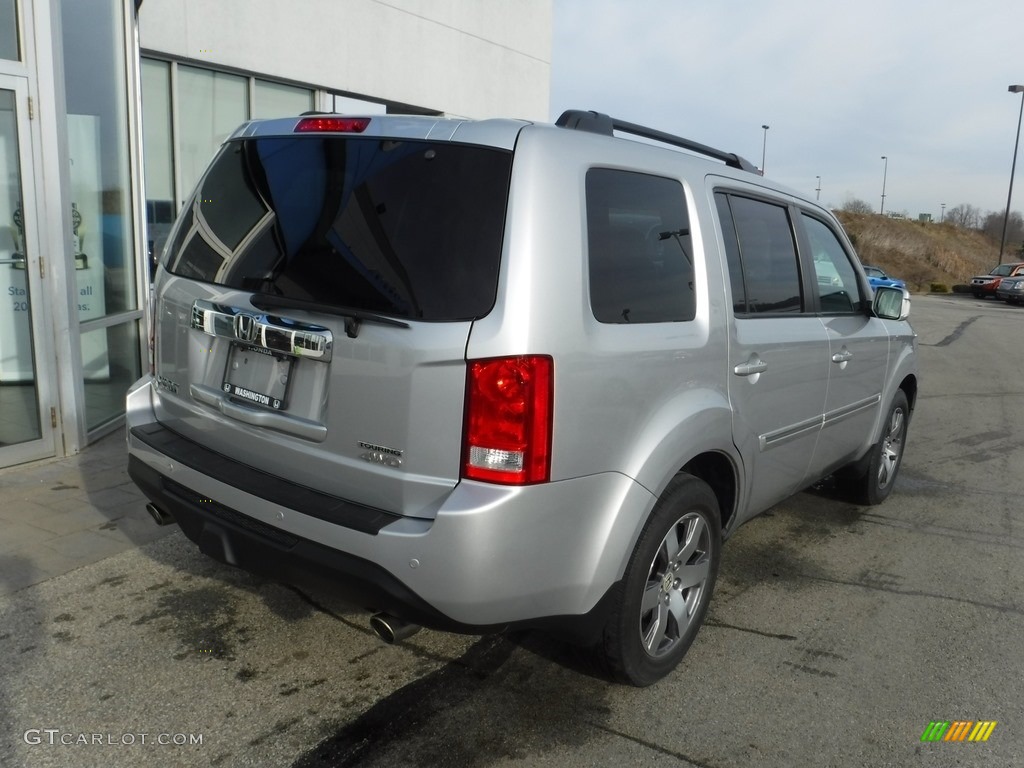 2015 Pilot Touring 4WD - Alabaster Silver Metallic / Black photo #10