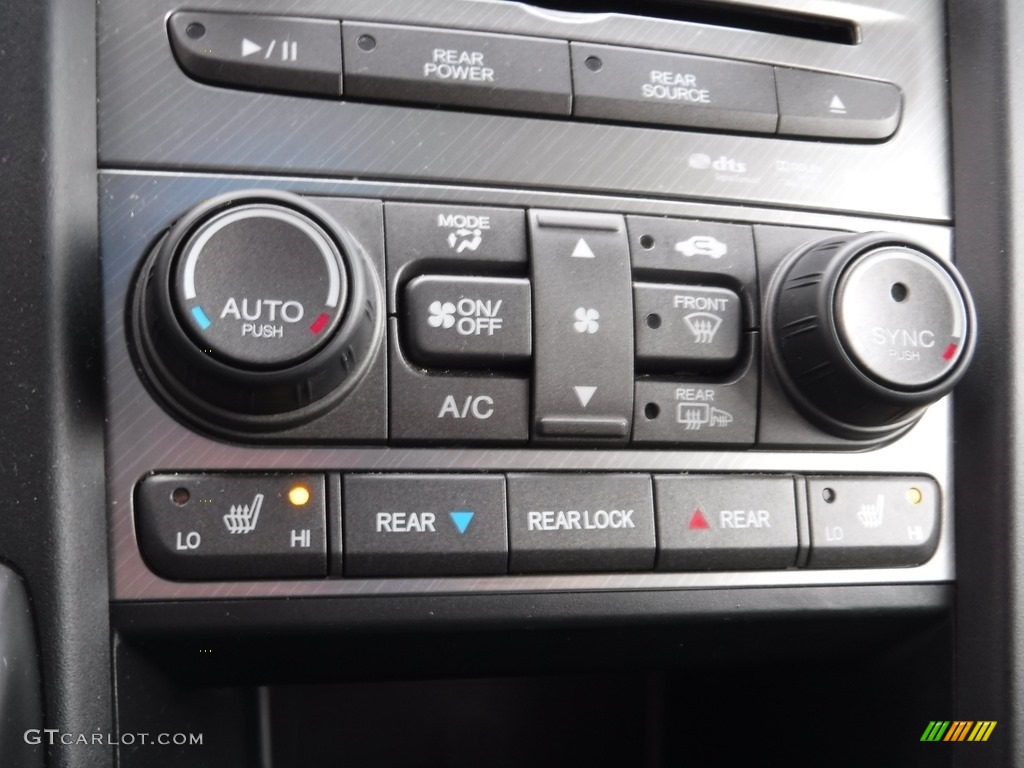 2015 Pilot Touring 4WD - Alabaster Silver Metallic / Black photo #24