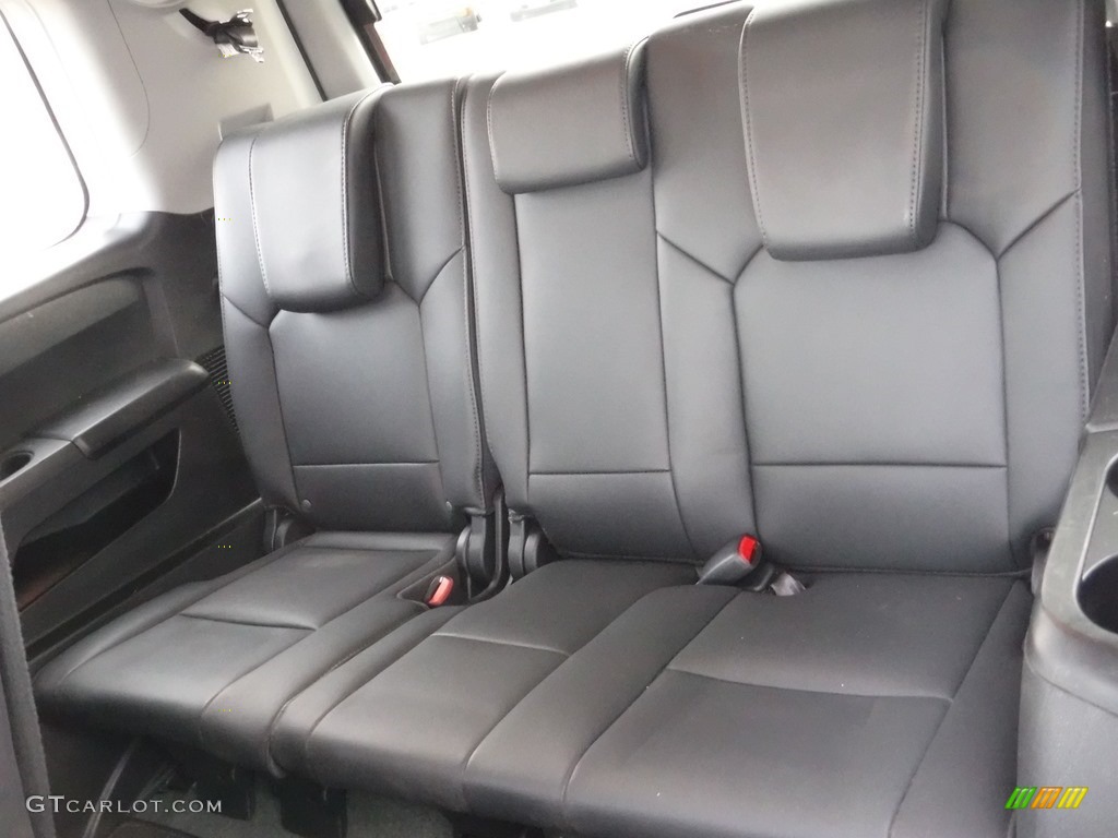 2015 Pilot Touring 4WD - Alabaster Silver Metallic / Black photo #28