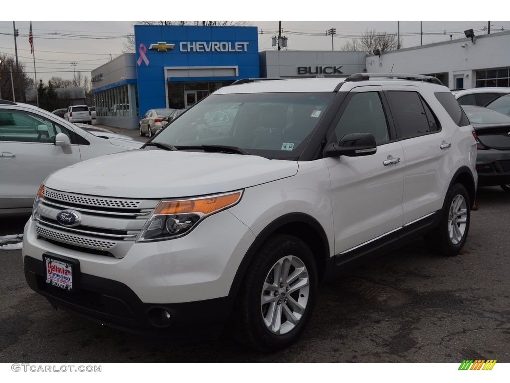 2014 Explorer XLT 4WD - Oxford White / Charcoal Black photo #1