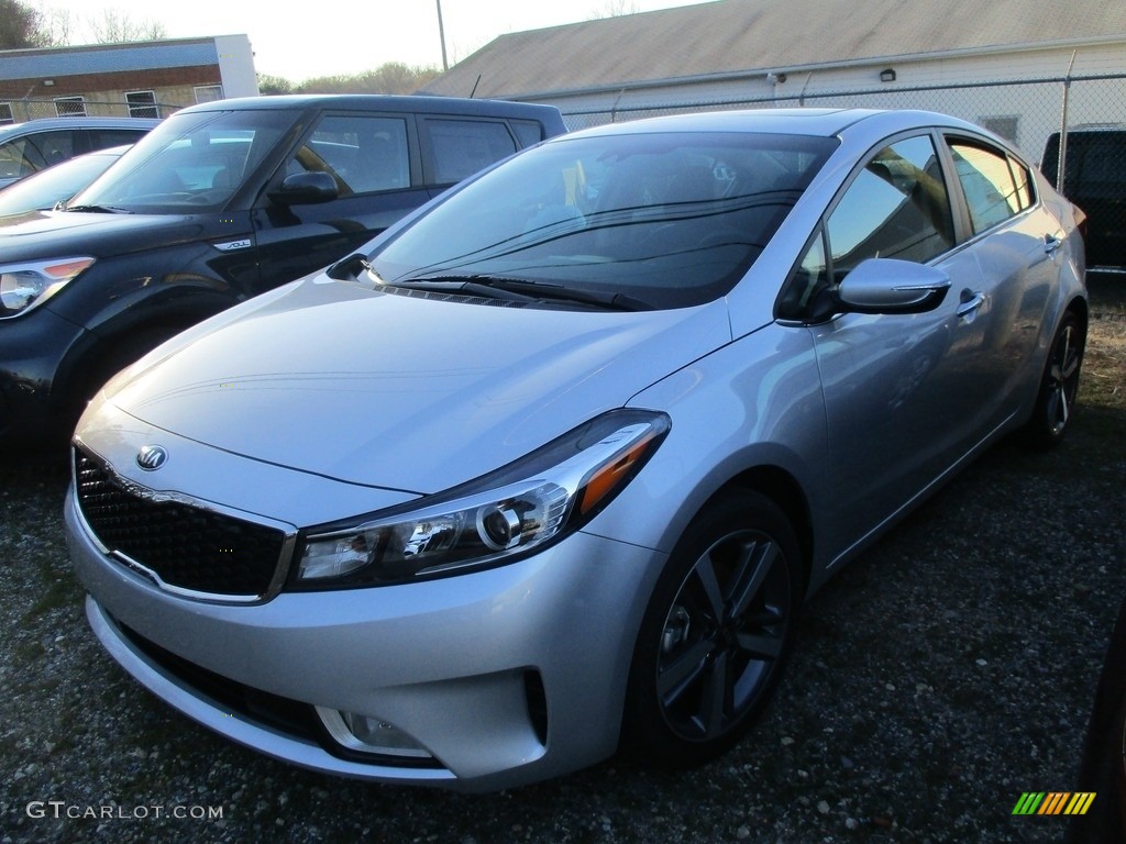 Silky Silver 2017 Kia Forte EX Exterior Photo #117706473