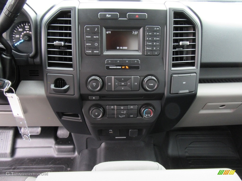 2017 F150 XL SuperCab - Oxford White / Earth Gray photo #25