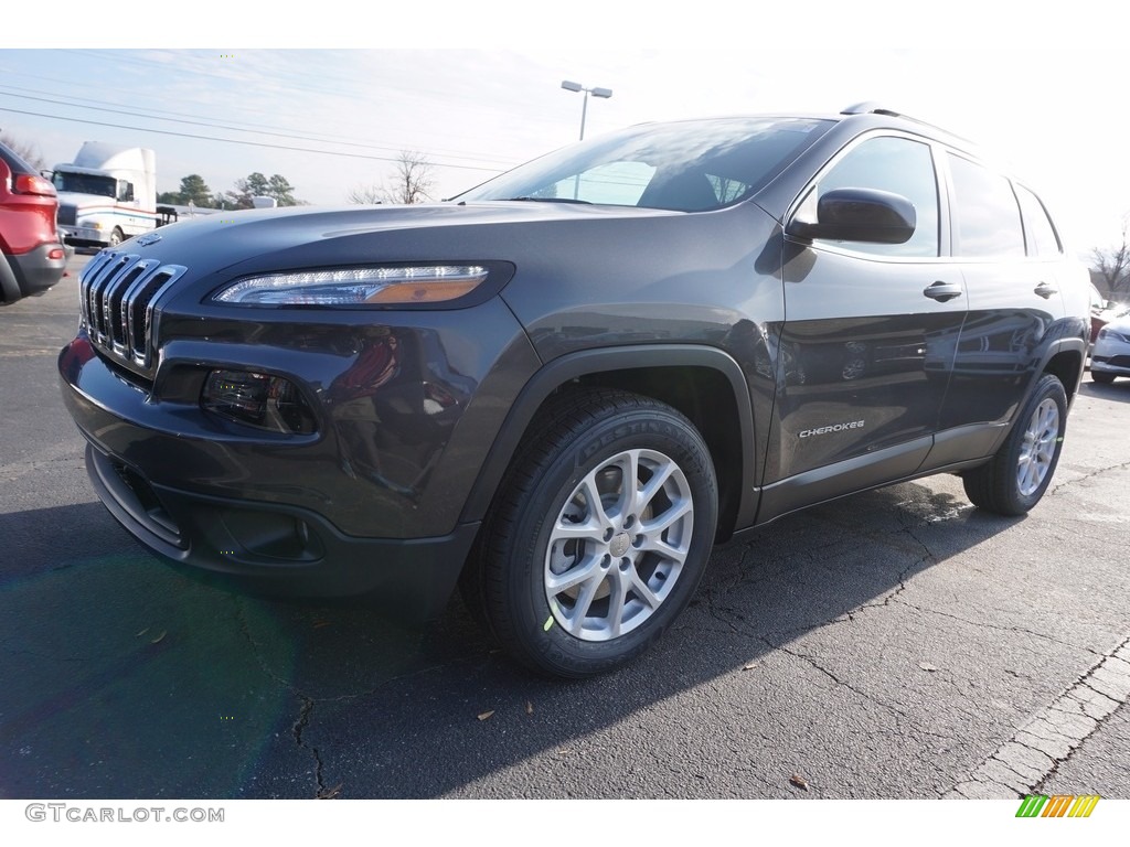 2017 Cherokee Latitude - Granite Crystal Metallic / Black photo #1