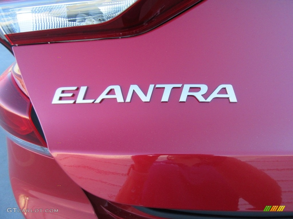 2017 Elantra SE - Red / Gray photo #14