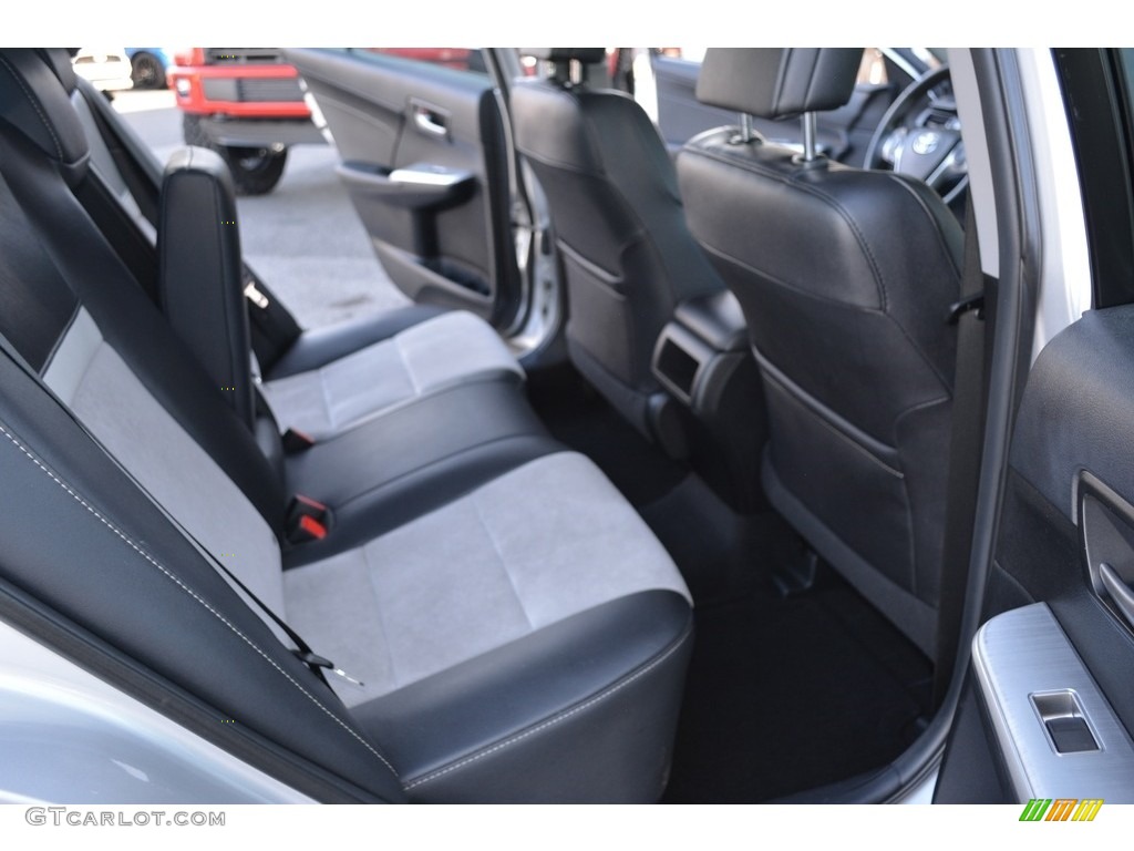 2014 Camry SE V6 - Classic Silver Metallic / Black/Ash photo #14