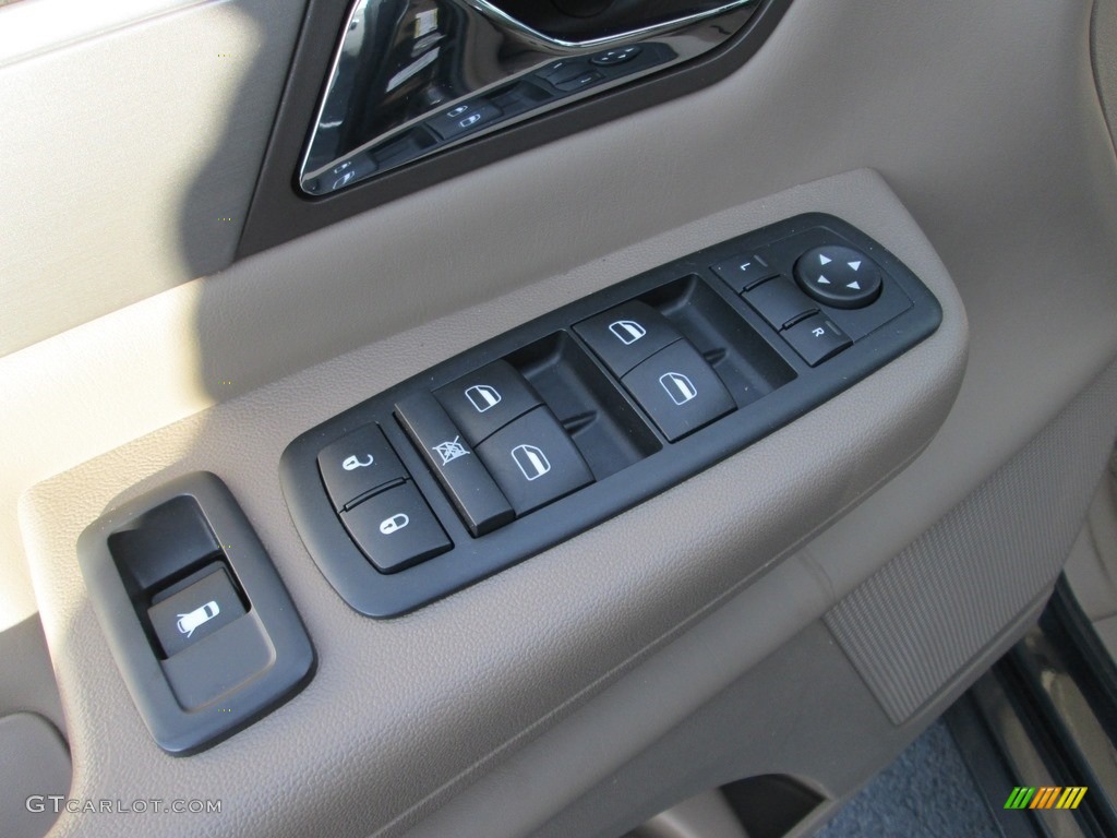 2011 Routan SE - Twilight Gray Metallic / Sierra Stone photo #13