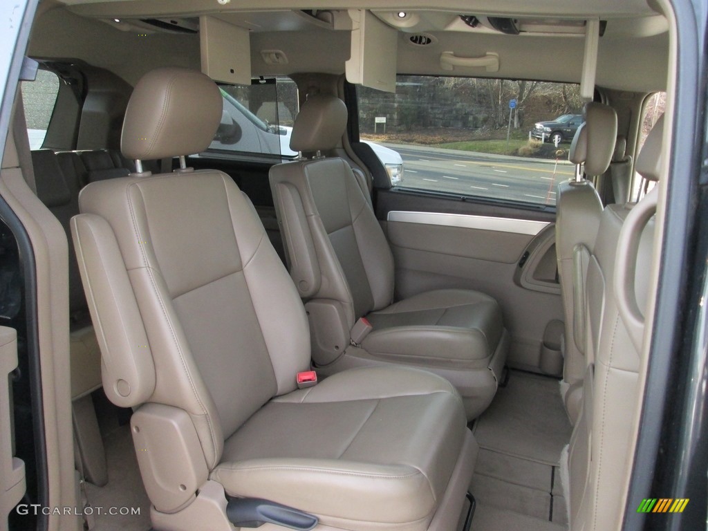 2011 Routan SE - Twilight Gray Metallic / Sierra Stone photo #17