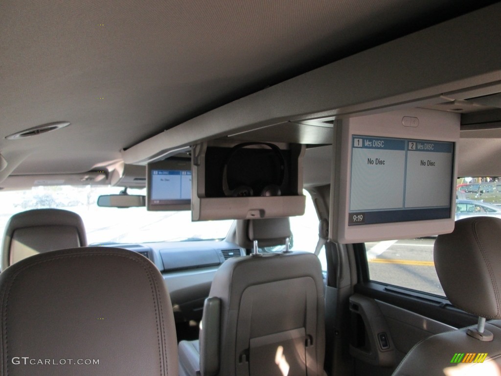2011 Routan SE - Twilight Gray Metallic / Sierra Stone photo #21