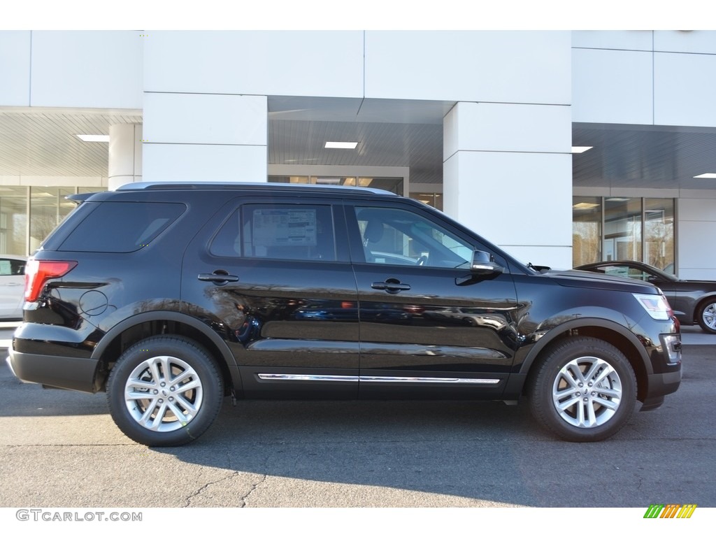 2017 Explorer XLT - Shadow Black / Ebony Black photo #2