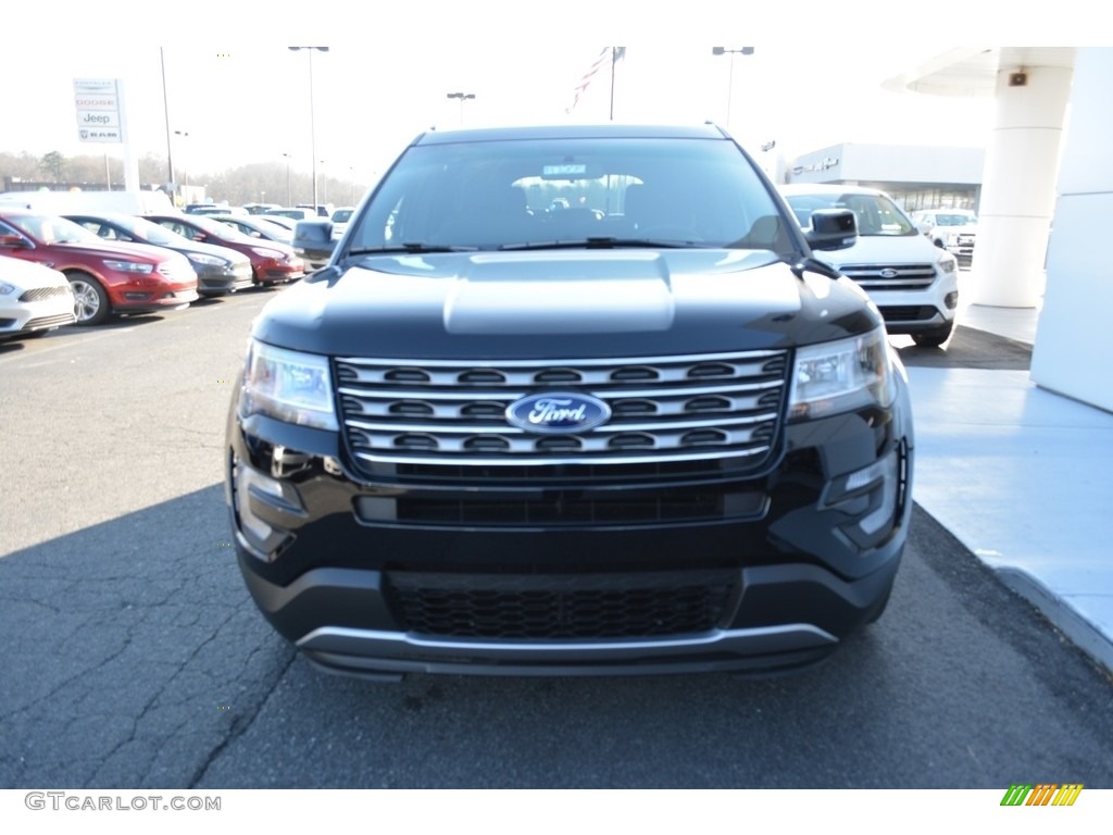 2017 Explorer XLT - Shadow Black / Ebony Black photo #4