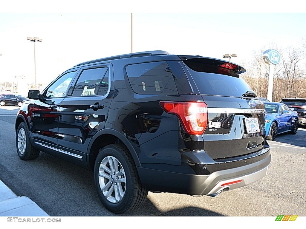 2017 Explorer XLT - Shadow Black / Ebony Black photo #20