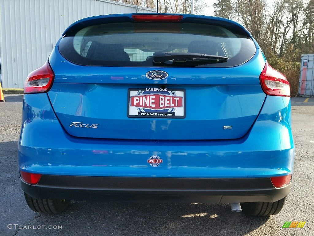 2015 Focus SE Hatchback - Blue Candy Metallic / Charcoal Black photo #6