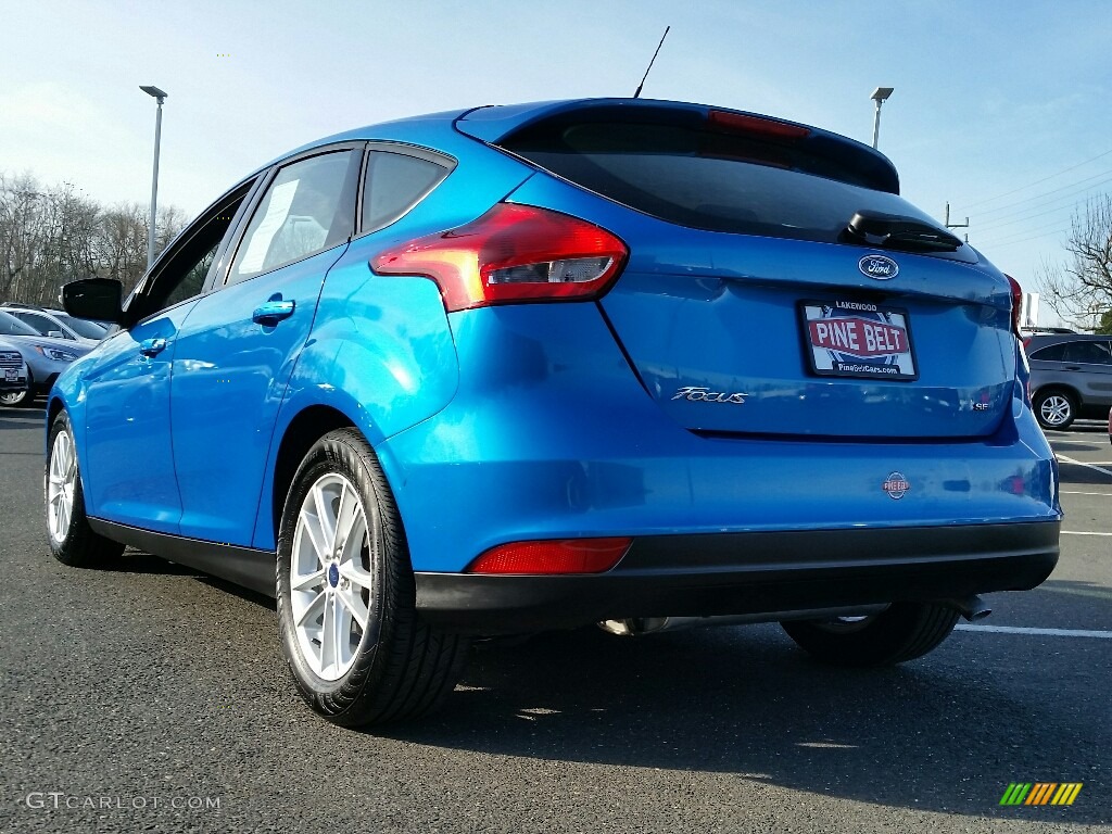 2015 Focus SE Hatchback - Blue Candy Metallic / Charcoal Black photo #9