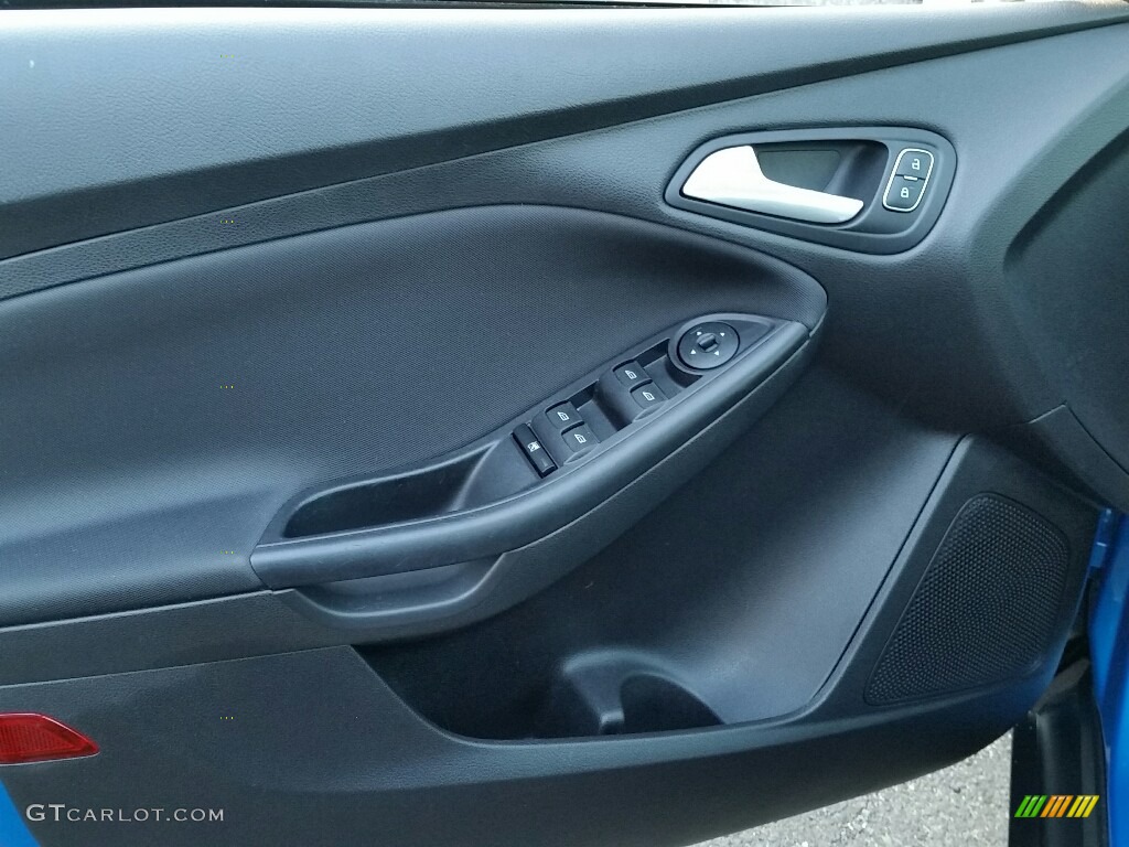 2015 Focus SE Hatchback - Blue Candy Metallic / Charcoal Black photo #13