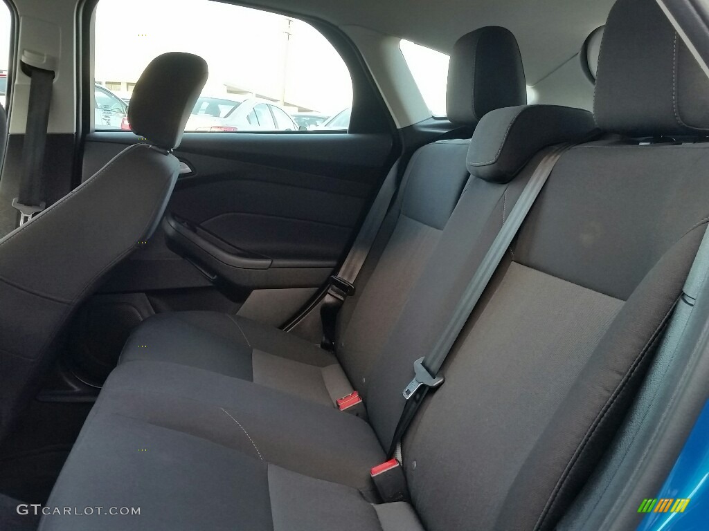2015 Focus SE Hatchback - Blue Candy Metallic / Charcoal Black photo #18