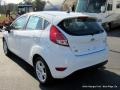 Oxford White - Fiesta SE Hatchback Photo No. 3