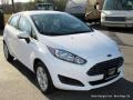 Oxford White - Fiesta SE Hatchback Photo No. 7
