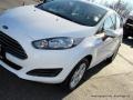 Oxford White - Fiesta SE Hatchback Photo No. 31