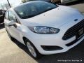 Oxford White - Fiesta SE Hatchback Photo No. 32