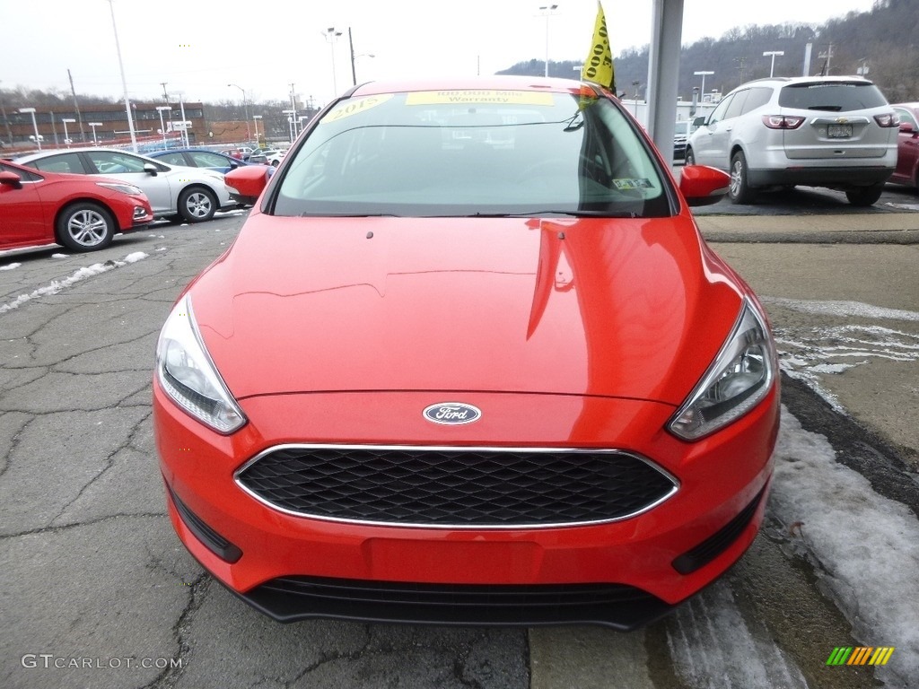 2015 Focus SE Hatchback - Race Red / Charcoal Black photo #8