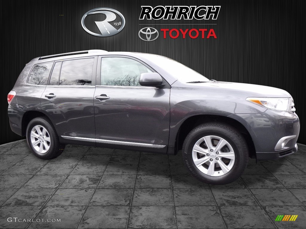 Magnetic Gray Metallic Toyota Highlander