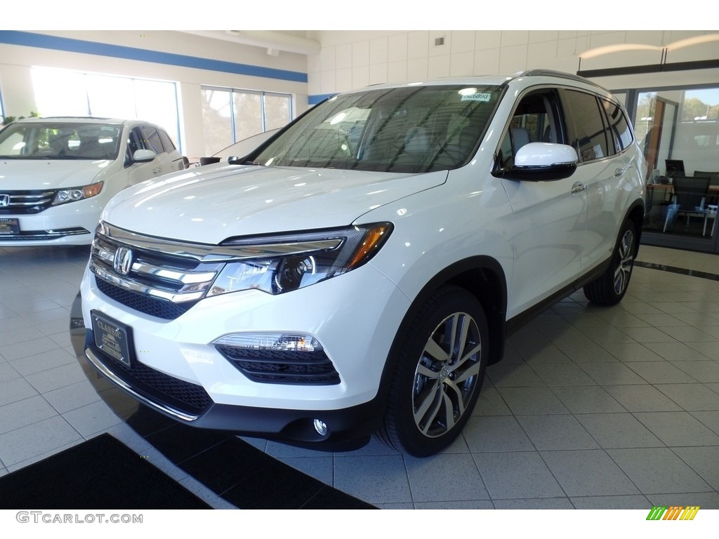 White Diamond Pearl Honda Pilot